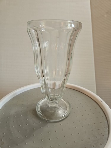 Ice cream sundae fountain - ice,