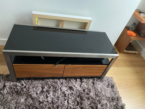 Dwell stand - dwell, tv