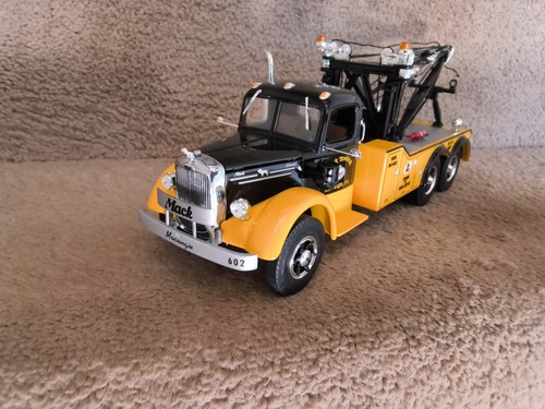 First gear mack wrecker - first, 1:34