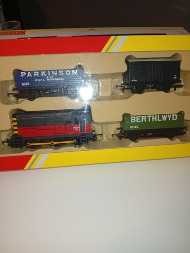 Hornby r2669 railroad train - r2669,