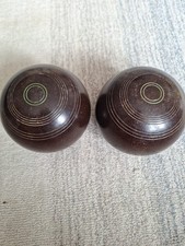 2 x Vintage Henselite Championship Size 5 Lawn Green Bowls K Hensen & Sons Brown
