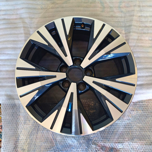 Genuine nissan x trail - 18",