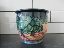 MOORCROFT POTTERY. MAMOURA PATTERN PLANTER. DES. SALLY TUFFIN 1995