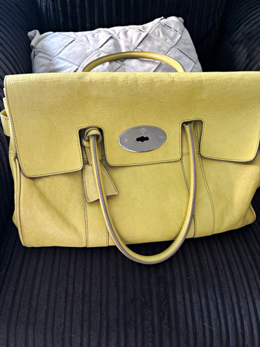 Mulberry pistachio colour bay