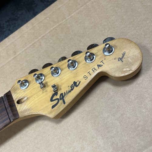 Squier strat fender loaded - strat,
