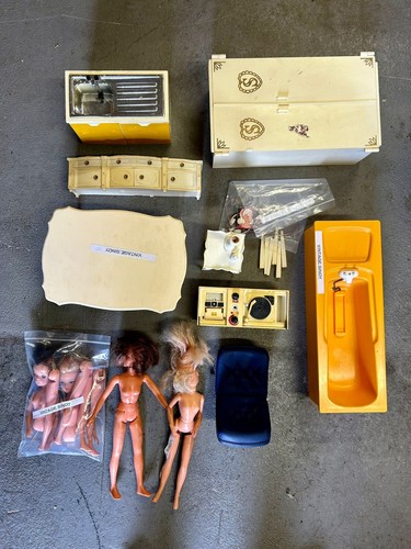Vintage sindy dolls - dolls, +