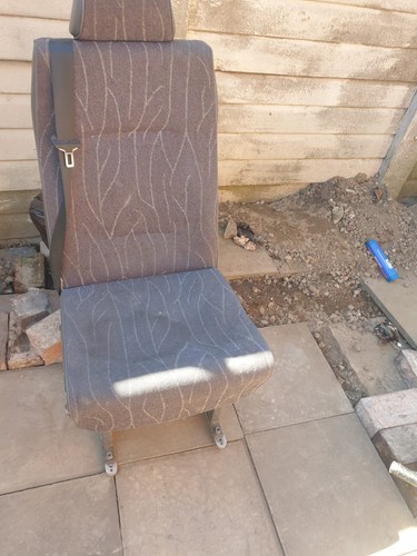 Minibus seat with tracking - seat,