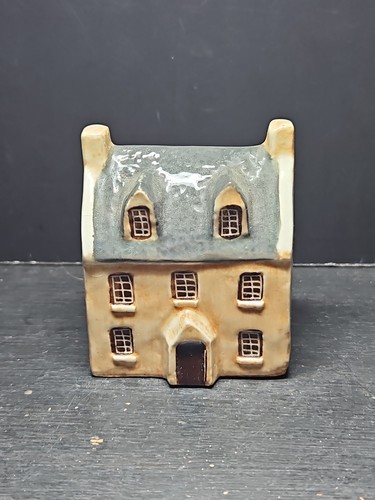 Thatched cottage mudlen - thatched,