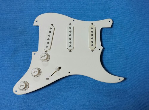 Squier stratocaster loaded - squier,
