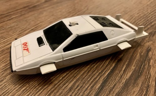 Corgi diecast james bond lotus - james,