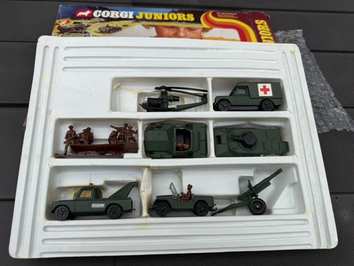 Corgi e3029 military gift - corgi, set