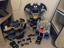 Imaginext Fisher-Price DC Comics Batman Bundle Robin Joker Batcave Batmobile