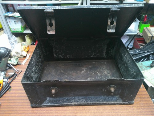 Vintage d metal ammo - 1,