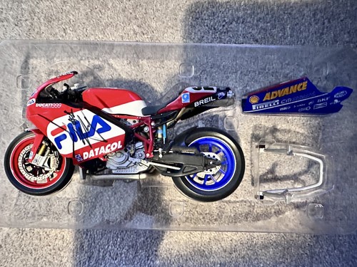 Minichamps ducati 999 f04 - 1/12,