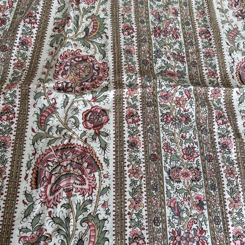Vintage pair curtains - pair,