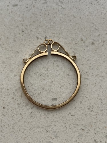 9ct gold sovereign - 9ct,
