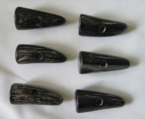 Natural buffalo horn toggles - horn, /