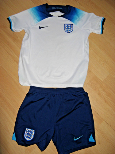 Hardly worn boys white blue - boys,