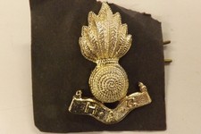 MILITARY BADGE ROYAL ARTILLERY