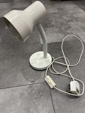 WHITE DESK/BEDSIDE LAMP
