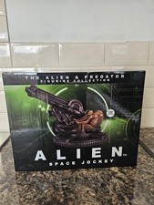 EAGLEMOSS ALIEN AND PREDATOR
