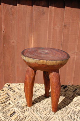 Lobi legged milking stool - lobi,
