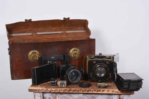 Wooden camera travel - ,