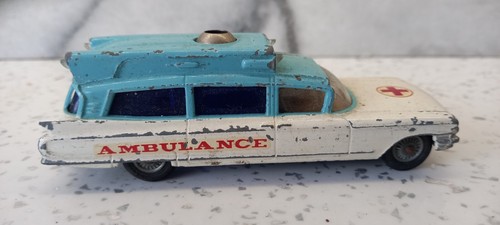 Corgi superior 437 - superior, ambulance