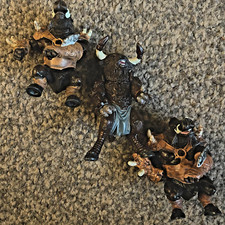 Chronicles of Narnia 1x Minotaur Action Figure  And 2x Minoboar Hasbro