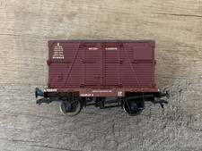 Bachmann 37-951 OO Gauge Conflat Wagon With BD Container Crimson Boxed