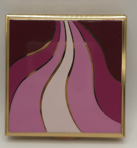 Square pink powder compact - square,