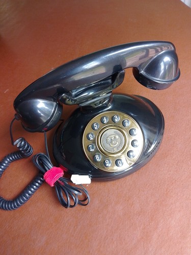 Old style phone - old,