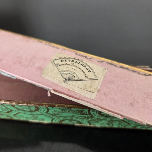 Old case duvelleroy fan - old,