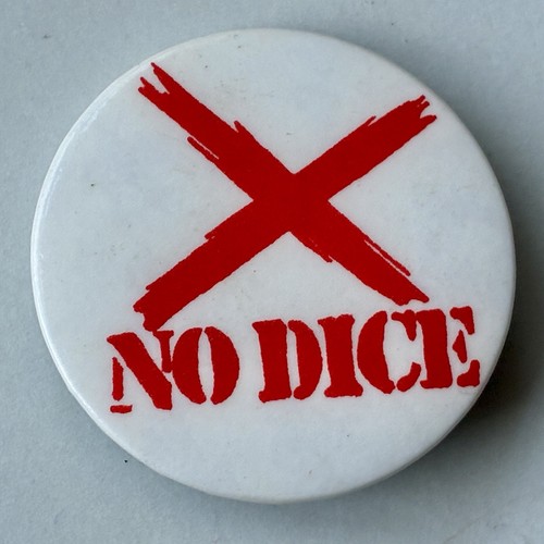 Dice old metal pin badge - old,