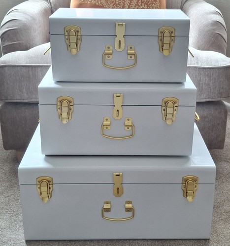 Set white metal - of, 3