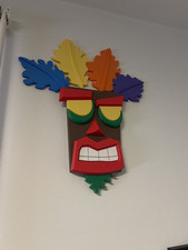 Aku Aku Crash Bandicoot / Wall