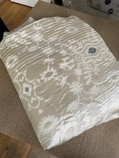 Frette Luxury Italian Large Bedspread  256cm x 256cm Stunning 