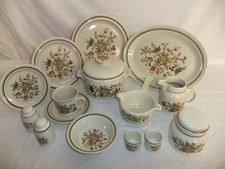 Royal Doulton Lambethware Gaiety - vintage 1975 tableware - 7A1A #