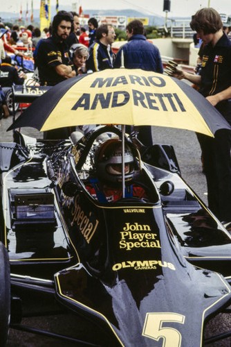 Mario andretti waits - andretti, in