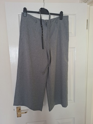 Wide leg cropped trousers - leg,