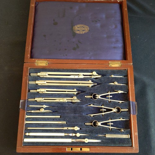 Antique mahogany cased set - cased,