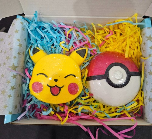 Pikachu pokeball bath bomb - pikachu,