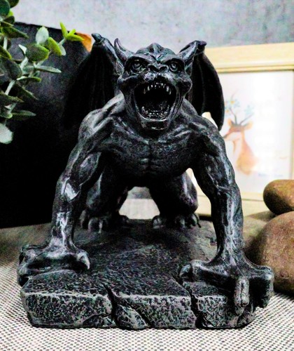 Ebros winged demonic - winged, gargoyle