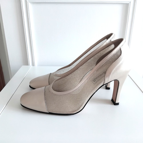 Vintage gold tone cream - gold,
