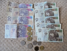 Poland Bank notes Coins Polish Zlotych 137.87 in 20 10 notes & 2 1 Zloty Groszy
