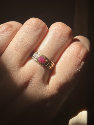 8ct circa 1960 - circa, ruby