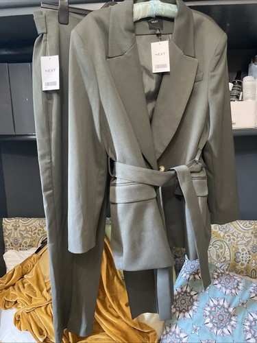 Bnwt khaki next - next, tailoring