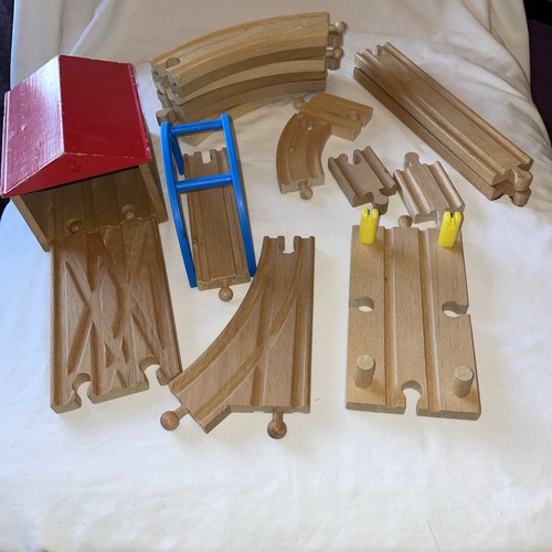 Pieces wooden - 17, of