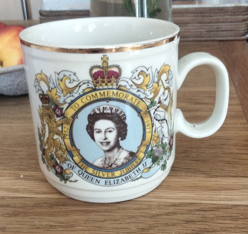Queen elizabeth 1977 silver - ii,