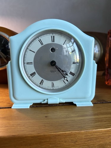 1960 blue bakelite smiths - blue,